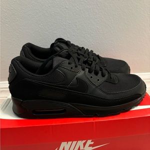 Men’s Shoes. Nike. Size 10.5.